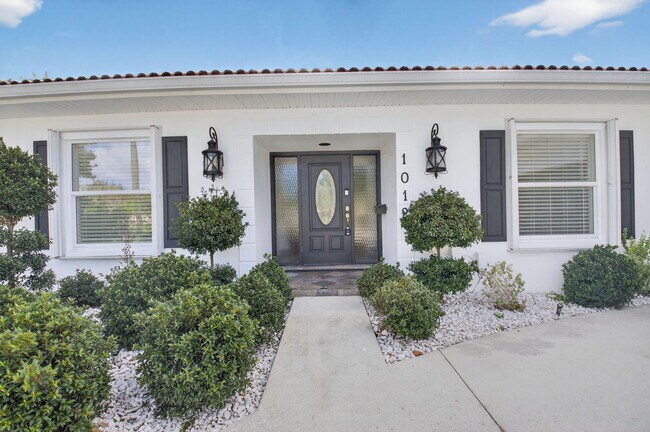 Foto del edificio - 1012 W Camino Real