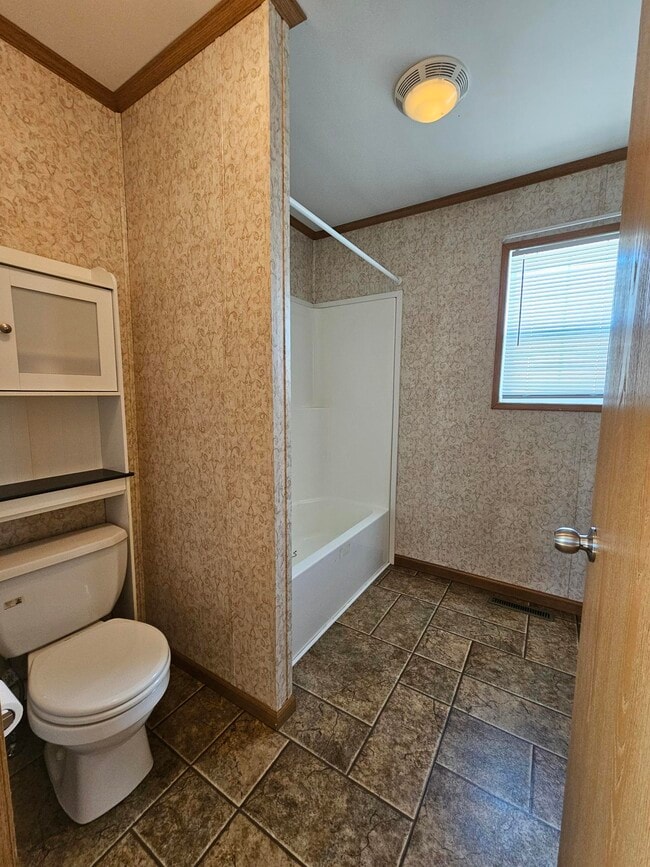 Building Photo - 3 Sunnyfield Dr