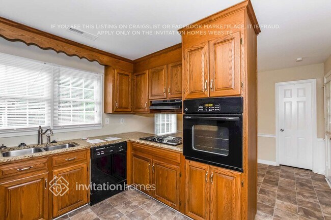 Building Photo - 6000 Sheppard Ct