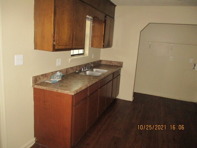 Foto del edificio - 1409 Westcliff Ct