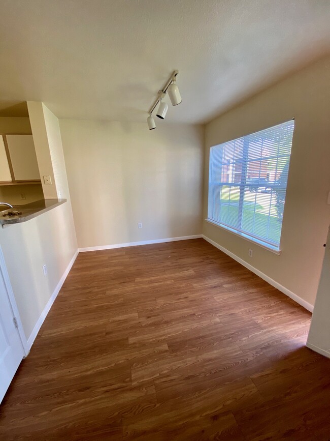 Front Entry/Dining Room - Georgetown Place Apartments