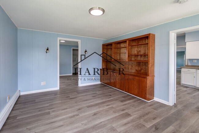 Foto del edificio - Large 3 Bedroom Apartment!