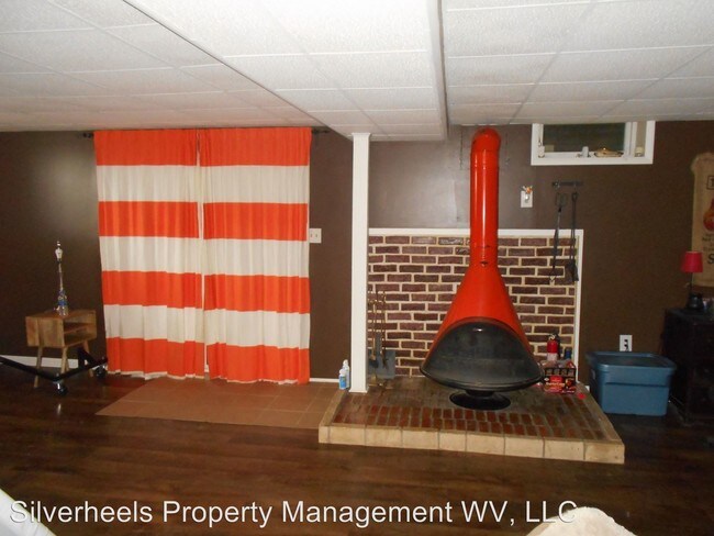 Building Photo - 3 br, 2 bath House - 4821 Crestview Circle