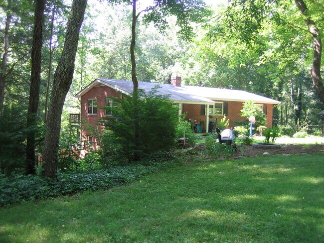 Building Photo - 380 Royal Pines Dr
