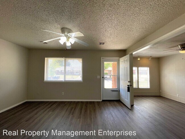 Foto del edificio - 3 br, 1 bath House - 3205 Lazy Ln