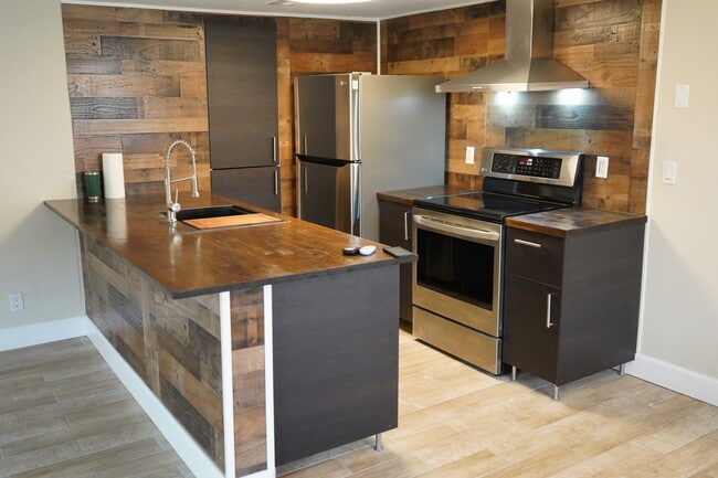 Foto del edificio - 2228 E Campbell Ave