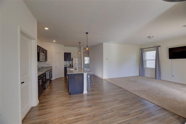 Foto del edificio - 38 Wheeler Pl