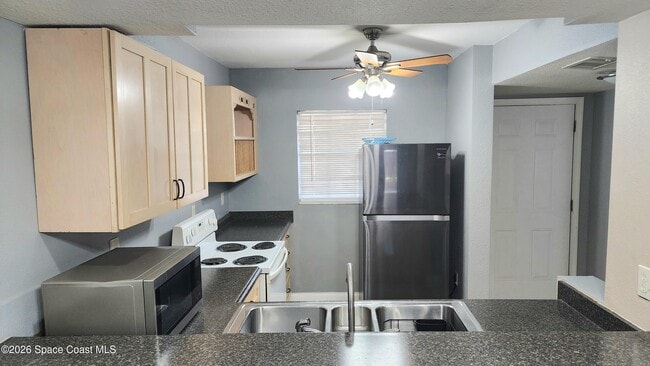 Building Photo - 2980 Sir Hamilton Cir