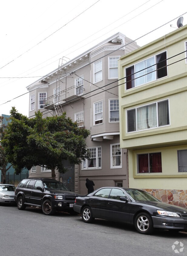 Foto del edificio - 324 Bartlett St
