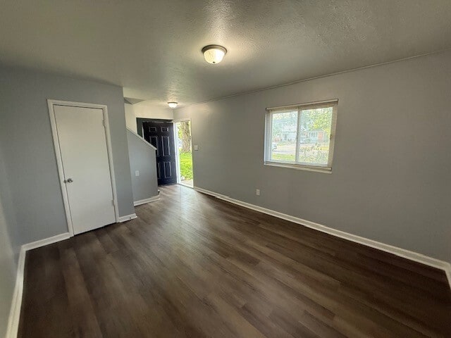 Foto del edificio - 9030 E 25th St