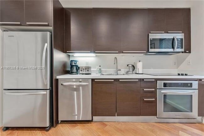 Building Photo - 927 Euclid Ave