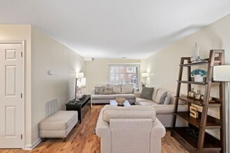 Building Photo - 501 Garrison Woods Dr