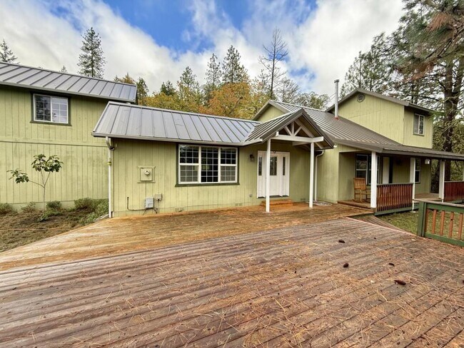 Foto del edificio - 300 Colonial Dr