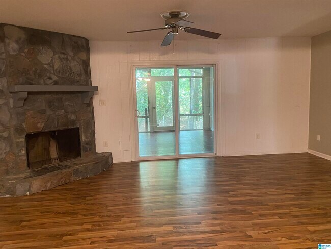 Foto del edificio - 205 Old Rocky Ridge Ln