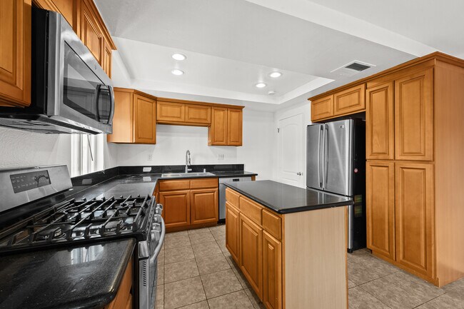 Building Photo - 18333 Hatteras St