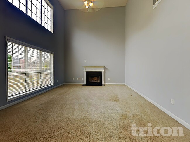 Foto del edificio - 7568 Cole Ln