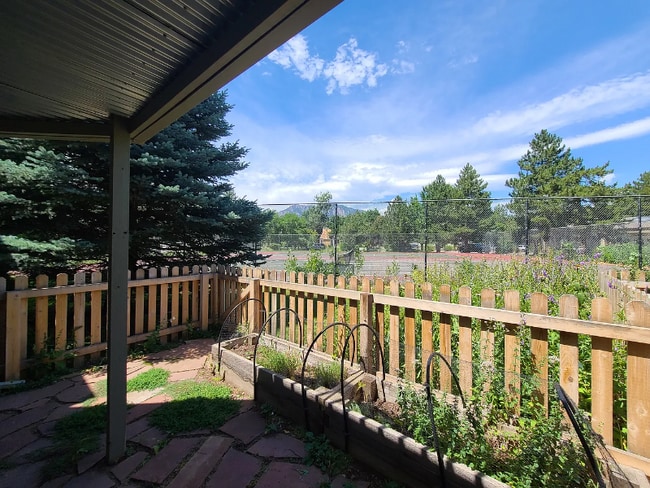 Foto del edificio - 4711 W Moorhead Cir