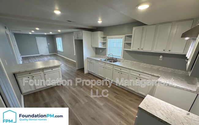 Building Photo - 2974 Waverly Ave