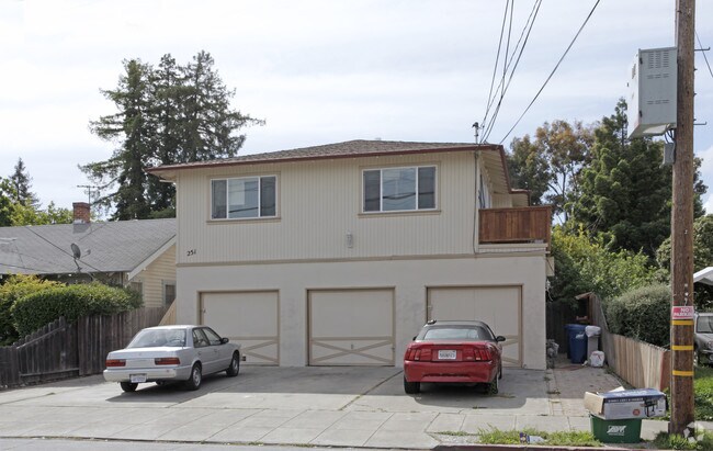 Building Photo - 251 Lincoln Ave