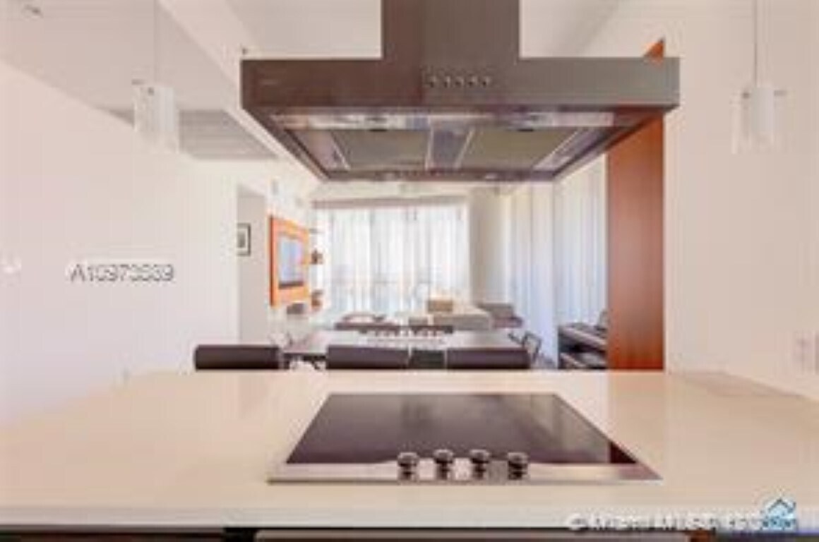 Primary Photo - 1100 Biscayne Blvd