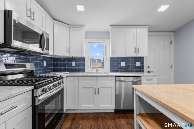 Foto del edificio - 75 Commercial St