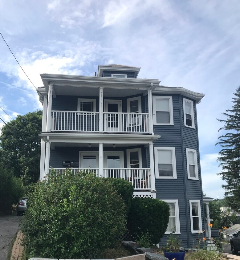 Primary Photo - 97 Nightingale Ave
