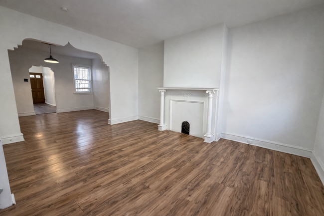 Building Photo - 3 Bedroom Single Family Home