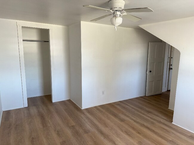 Foto del edificio - 564 S Main St