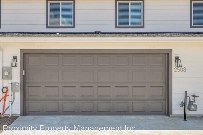 Foto del edificio - 3 br, 2.5 bath House - 2480 E. Blue Tick S...