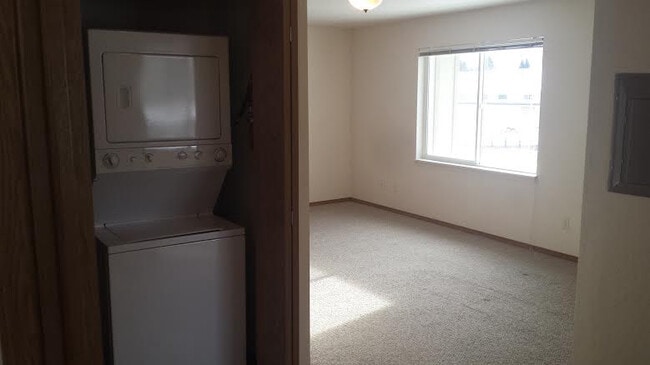 Building Photo - 45 Appleway Dr