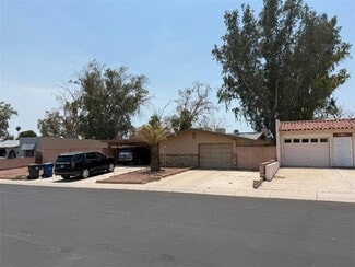 Building Photo - 2605 Country Club Dr