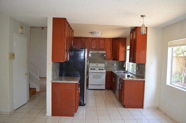 Foto del edificio - 2031 Pepperwood Ln
