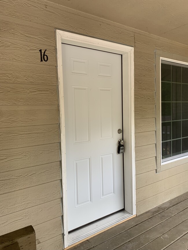 Building Photo - 4950 SW 45th Ave