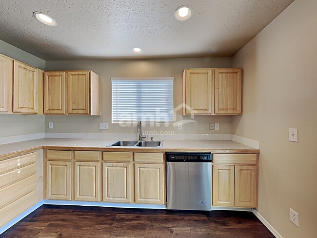 Foto del edificio - 7309 S Headsail Ave