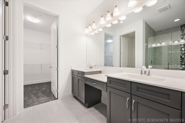 Foto del edificio - 12546 Gross Pointe Dr
