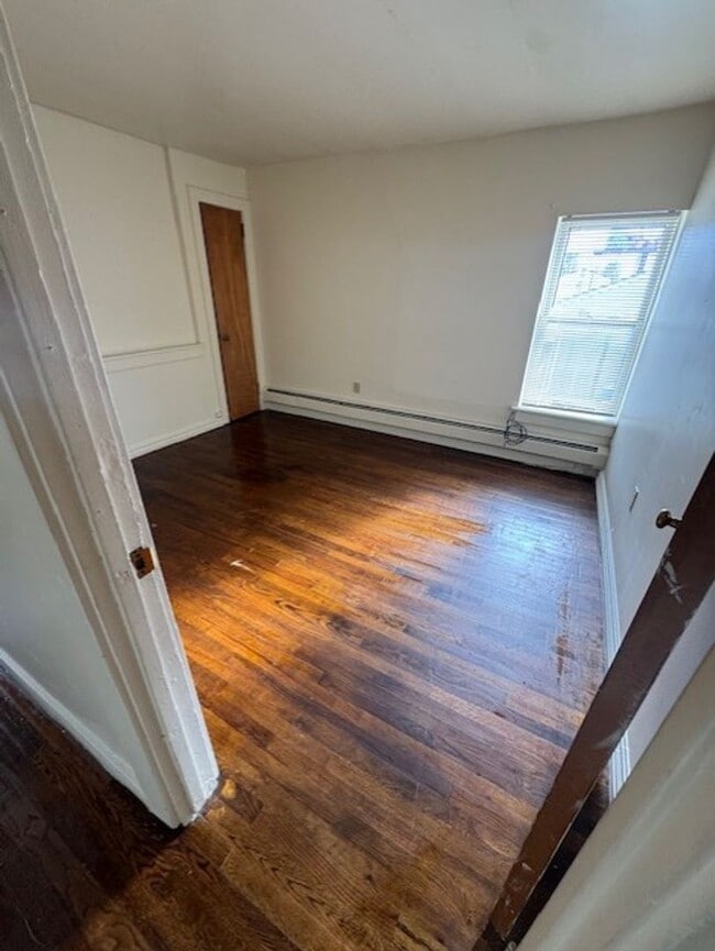 Building Photo - 1158 Mulberry St