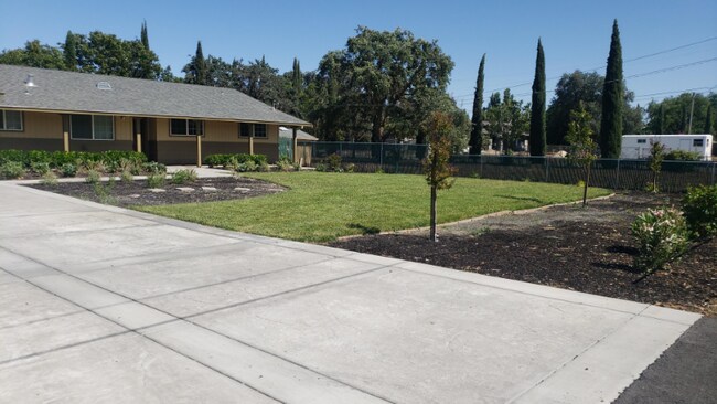 Foto del edificio - 1640 Lone Oak Rd