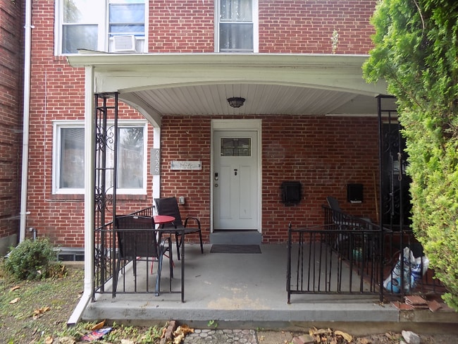 Foto del edificio - 2329 Ashburton St