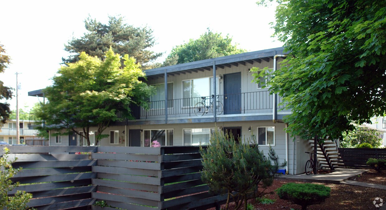 Building Photo - 769-795 W 5th