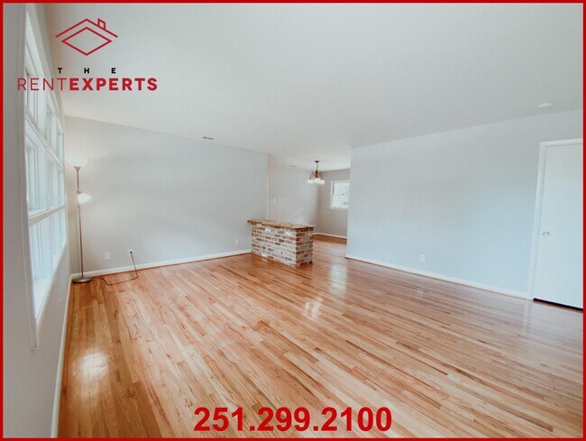 Building Photo - 1400 Forestdale Dr