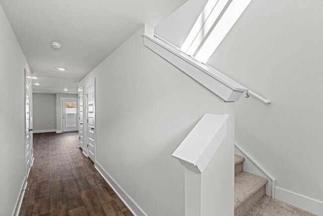 Foto del edificio - Brand New Townhome- Bike to the beach!!! **MOVE-IN SPECIAL**