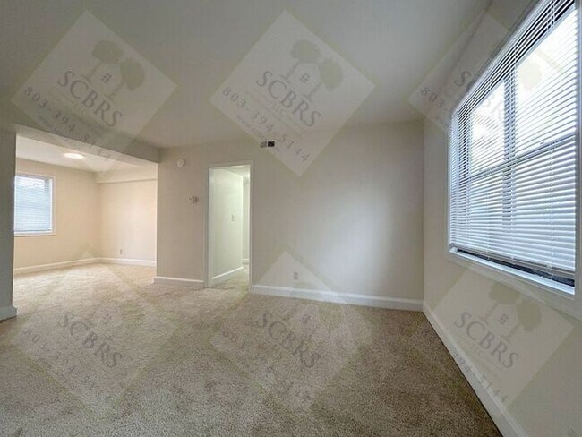 Building Photo - Hampton Hills 2 Bedroom, 1 Bath Condo