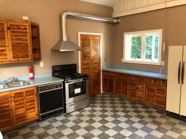 Kitchen - 7351 S Broadway