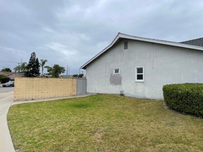 Foto del edificio - 3 Bedroom 2 Bath House Westminster, CA !