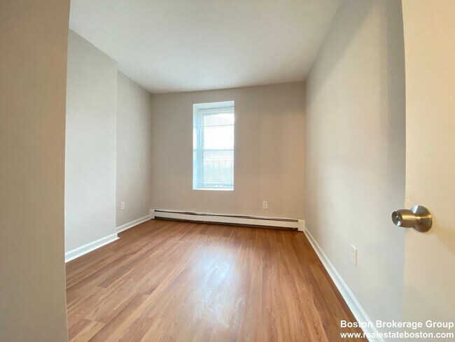 Foto del edificio - Spacious 3 bedroom