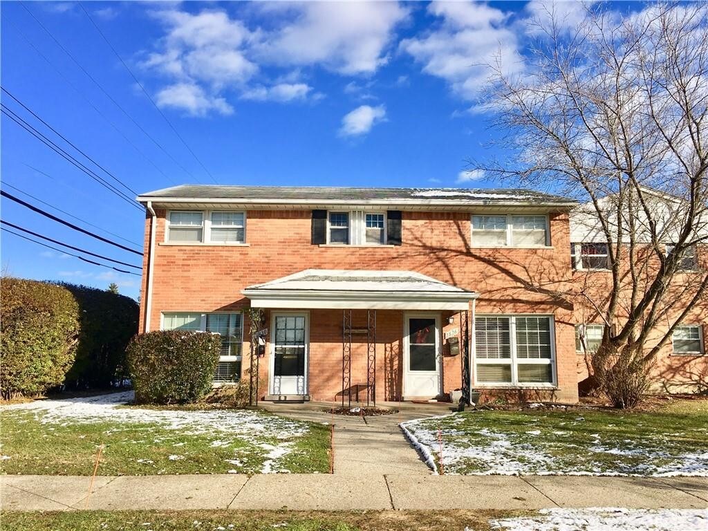 Foto principal - 2830 W 13 Mile Rd