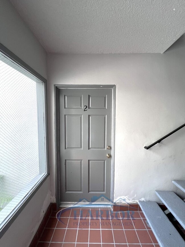 Building Photo - Beachside Charm – 2 Bed, 2 Bath.