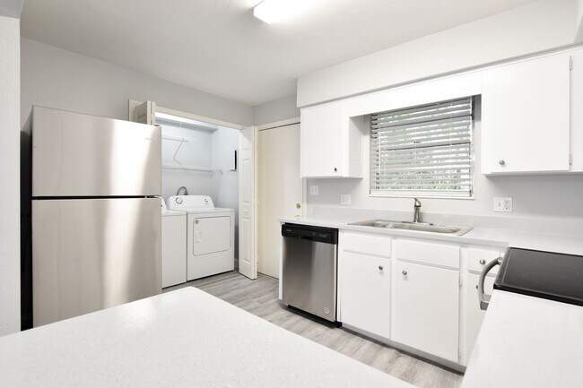 Foto del edificio - 3650 SW 20th Ave
