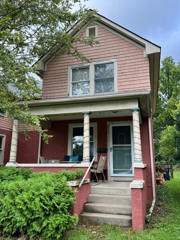 Primary Photo - 607 Fountain St