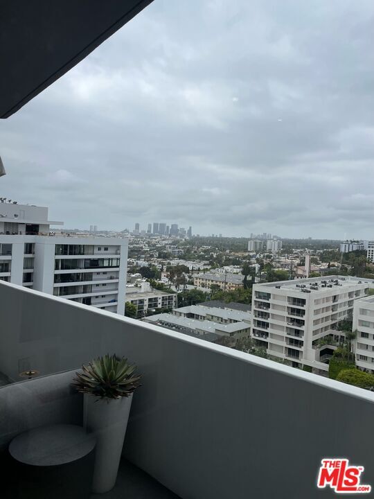 Building Photo - 1155 N La Cienega Blvd